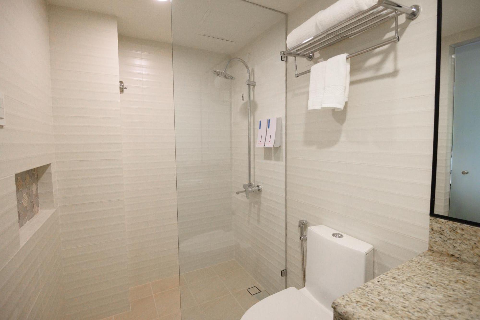 Surestay Plus By Best Western Cebu City Экстерьер фото