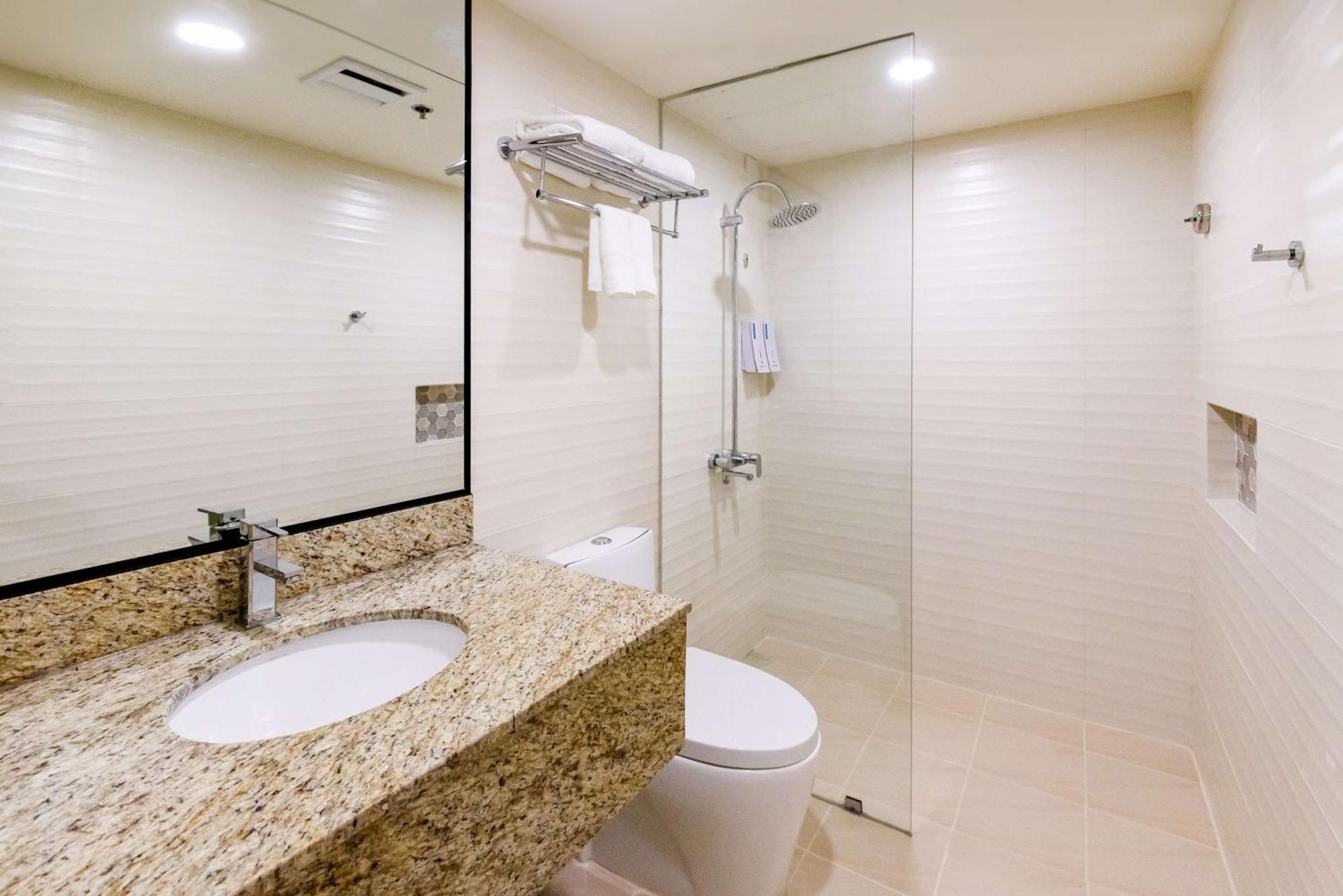 Surestay Plus By Best Western Cebu City Экстерьер фото